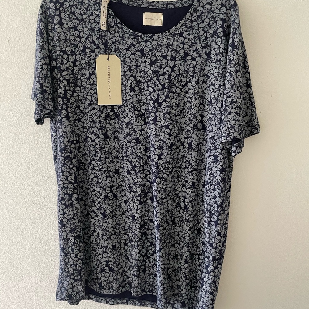 COPY - Skull Shirt Men’s NWT Size XL